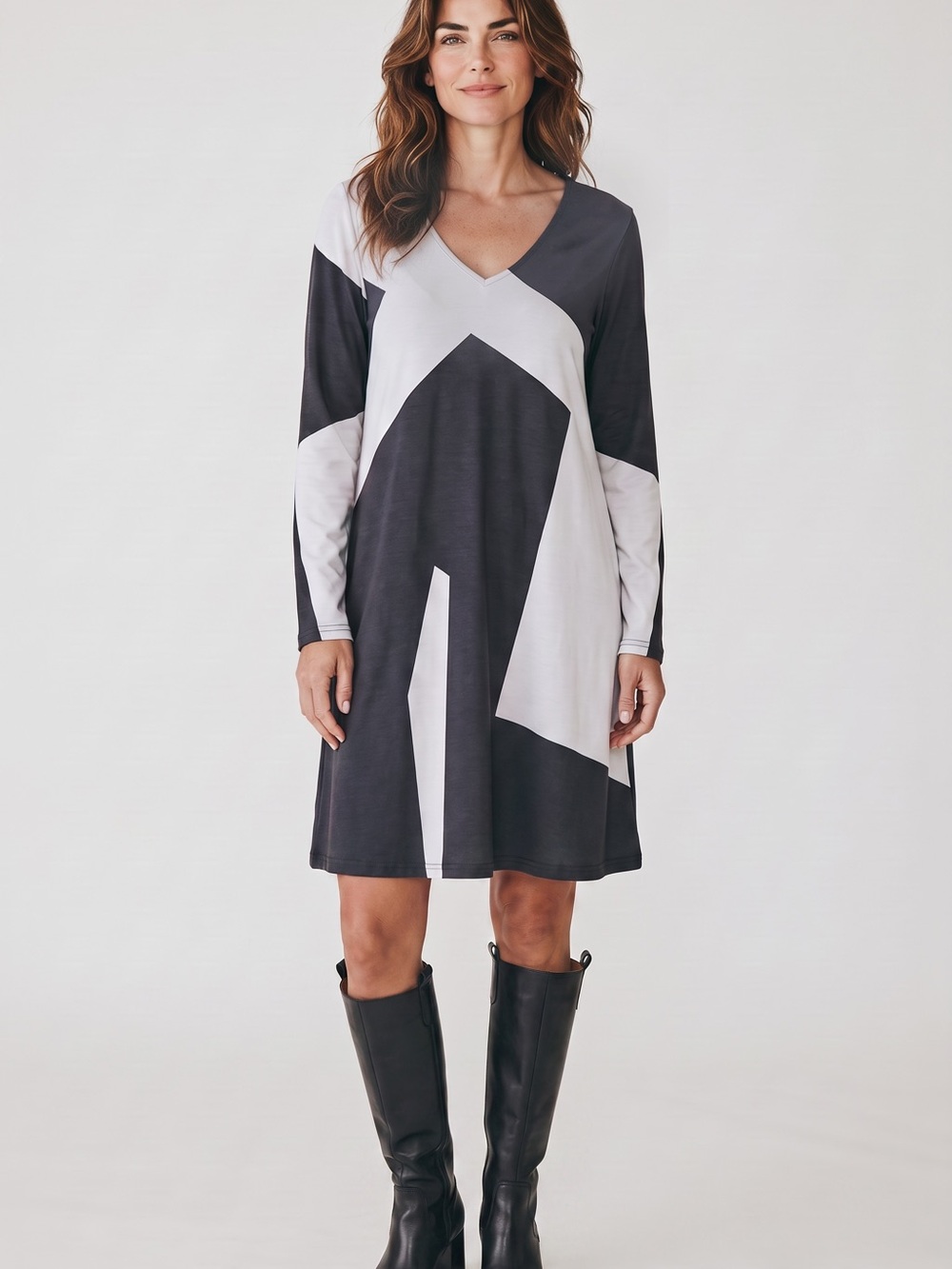 V-Neck Long Sleeve Colorblock Dress in Black & cream